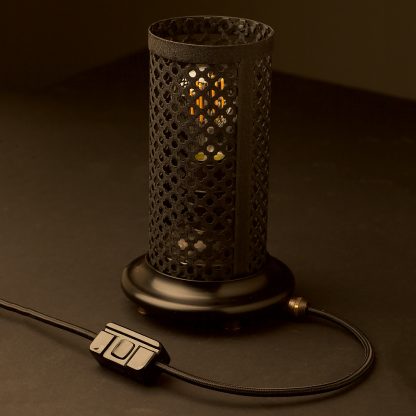 Club and round steel mesh table lamp crinkle black shade